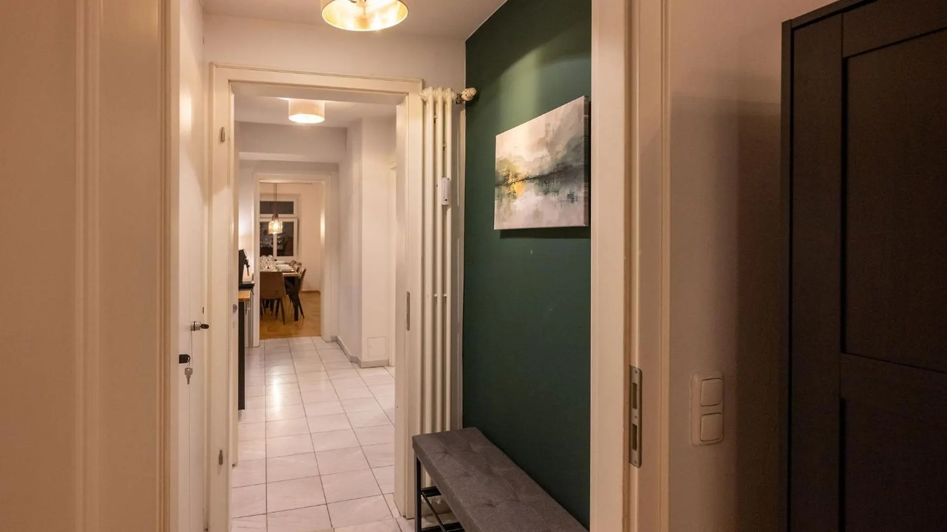 Munich Large Apartment 110 Qm, 3 Bedrooms And Very Central 1-12 Guests