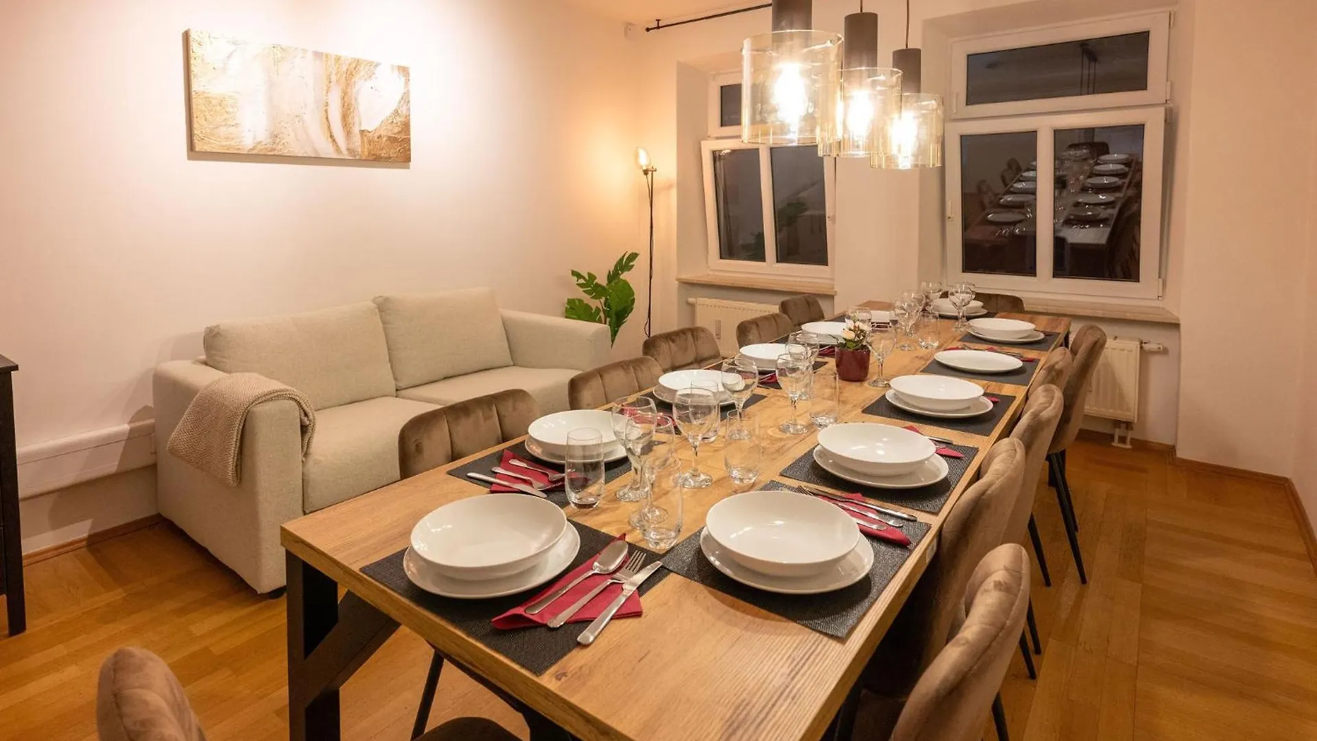 Munich Large Apartment 110 Qm, 3 Bedrooms And Very Central 1-12 Guests